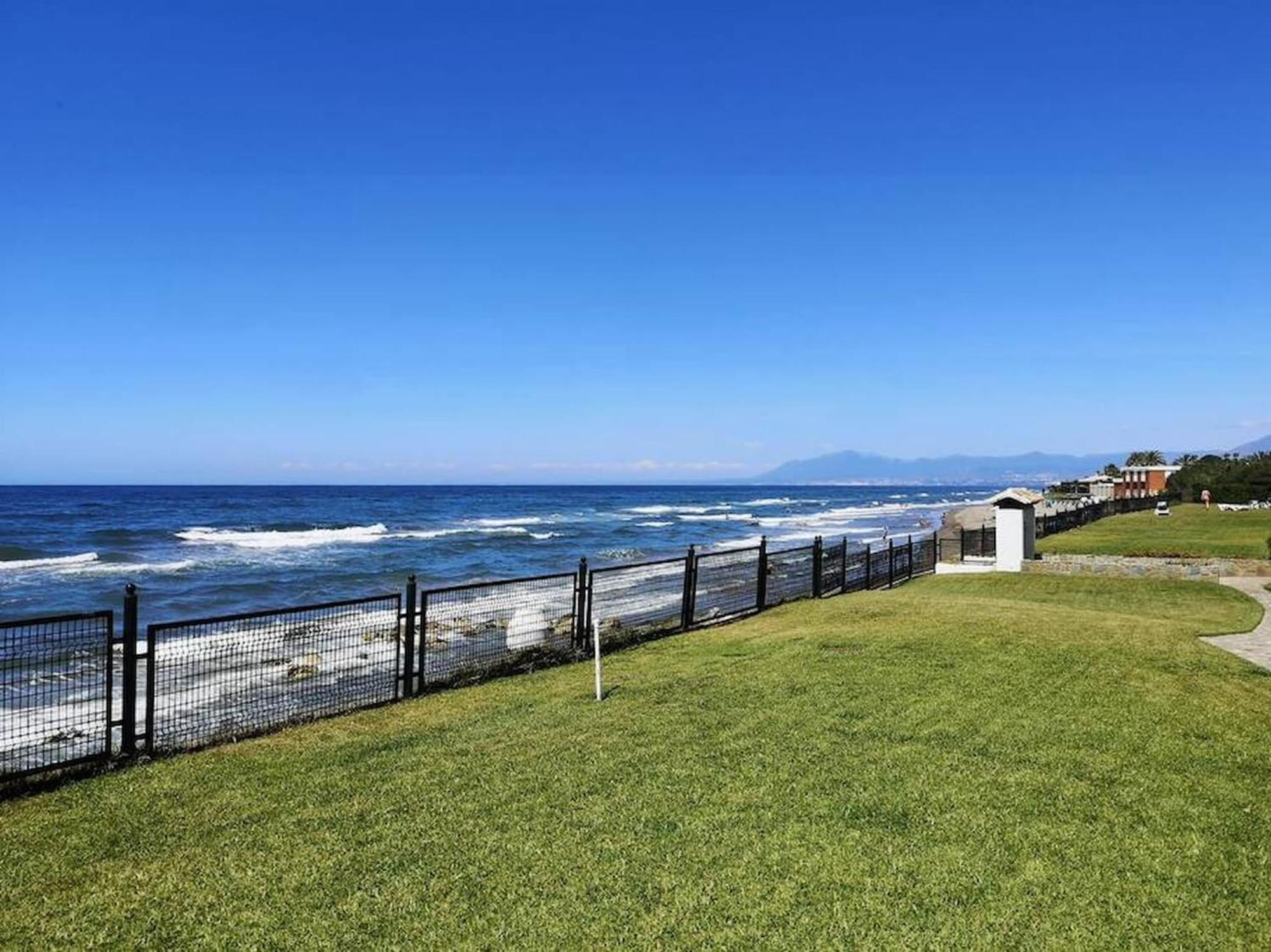 Amazing 3Bedroom Flat With Seafront Views & Pool By Sharingco Marbella Exterior photo